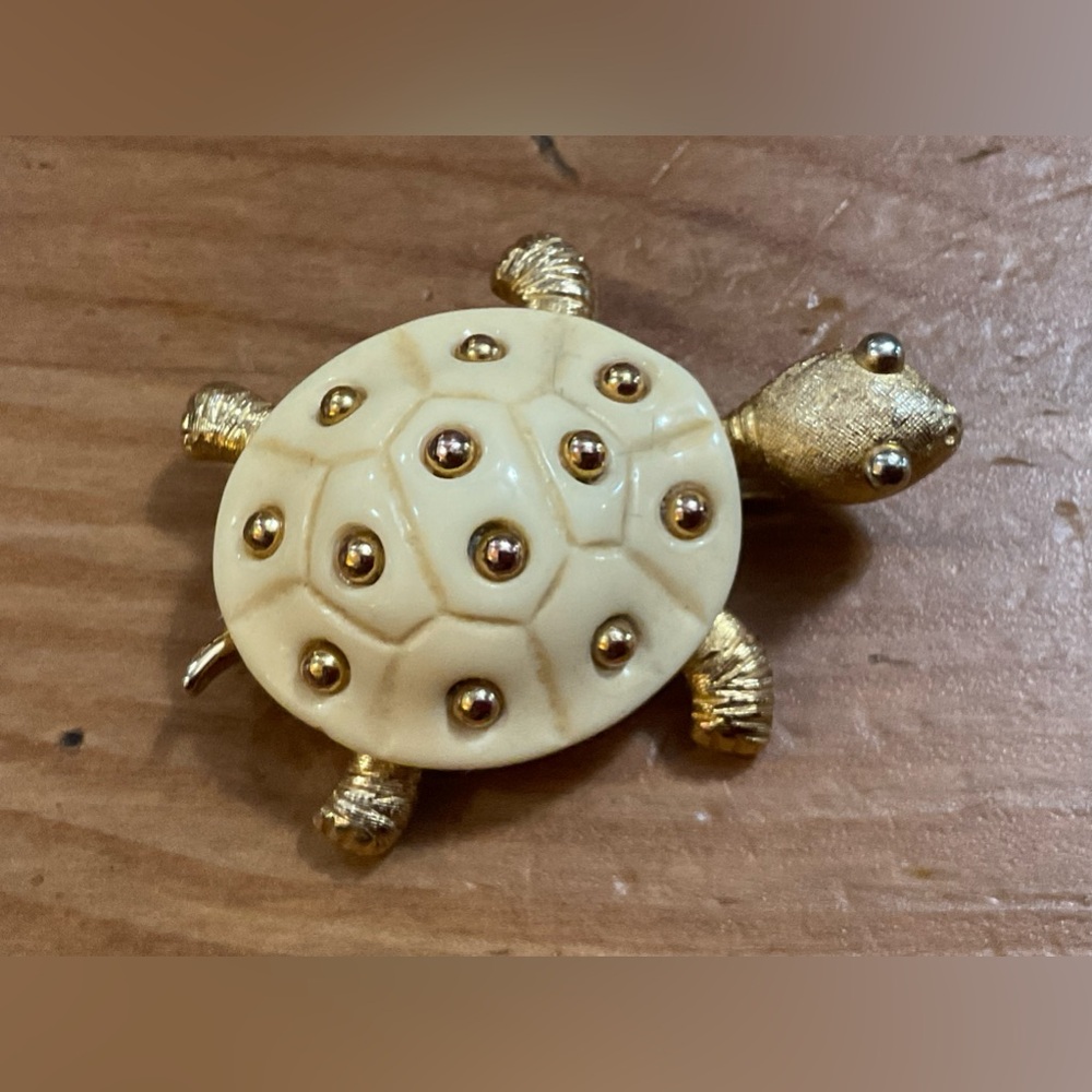Trifari: vintage crown gold plated/toned with ivory/cream rare turtle pin/brooch